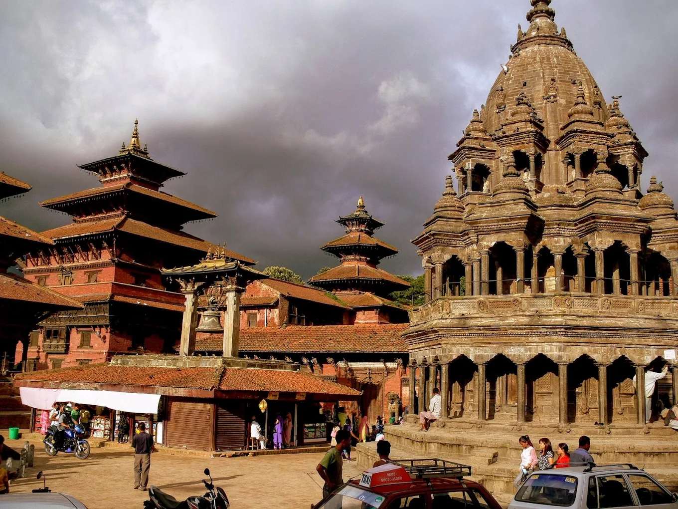 Choosing the Right Trekking Boots for Nepal